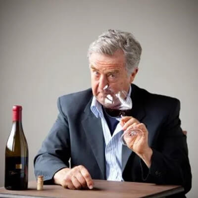 バス フィリップの創設者フィリップ・ジョーンズ