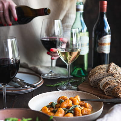 コナンドラムのワインのある食卓