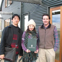 フェルトン・ロードに訪問した社長ワッシーと元店長ハダノリ