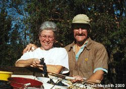 （写真左）キャロル・メレディス（写真右）スティーヴン・ラディエ