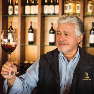 ポーチャーズリッジのオーナー兼ブドウ栽培家アレックス・ティラー