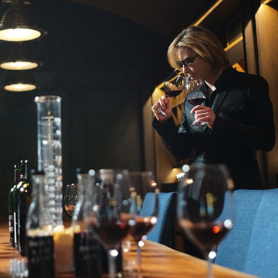 テイスティング中のYOSHIKI